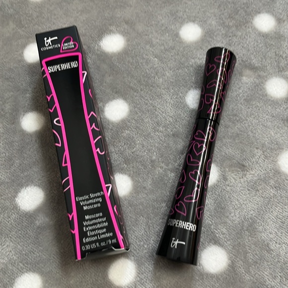 it Cosmetics Superhero Elastic Stretch Volumizing Mascara - Picture 5 of 8